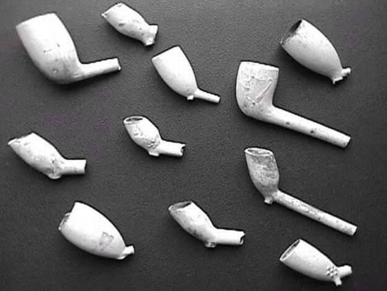 antique Dutch clay pipes