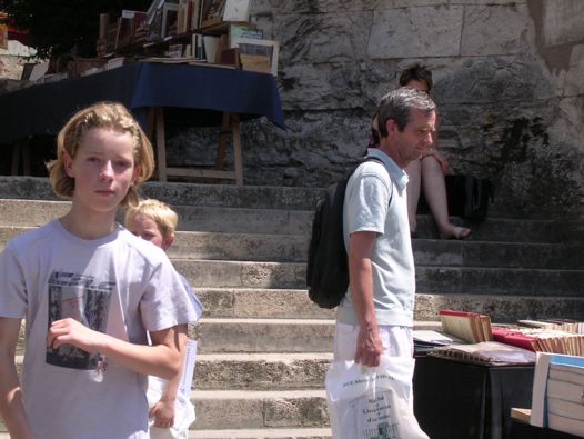 RrJ at the book market