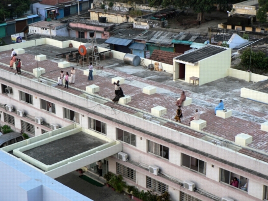 small number of sunrise spectators