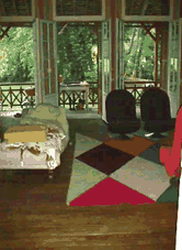 interior/exterior communication � la Fran�aise